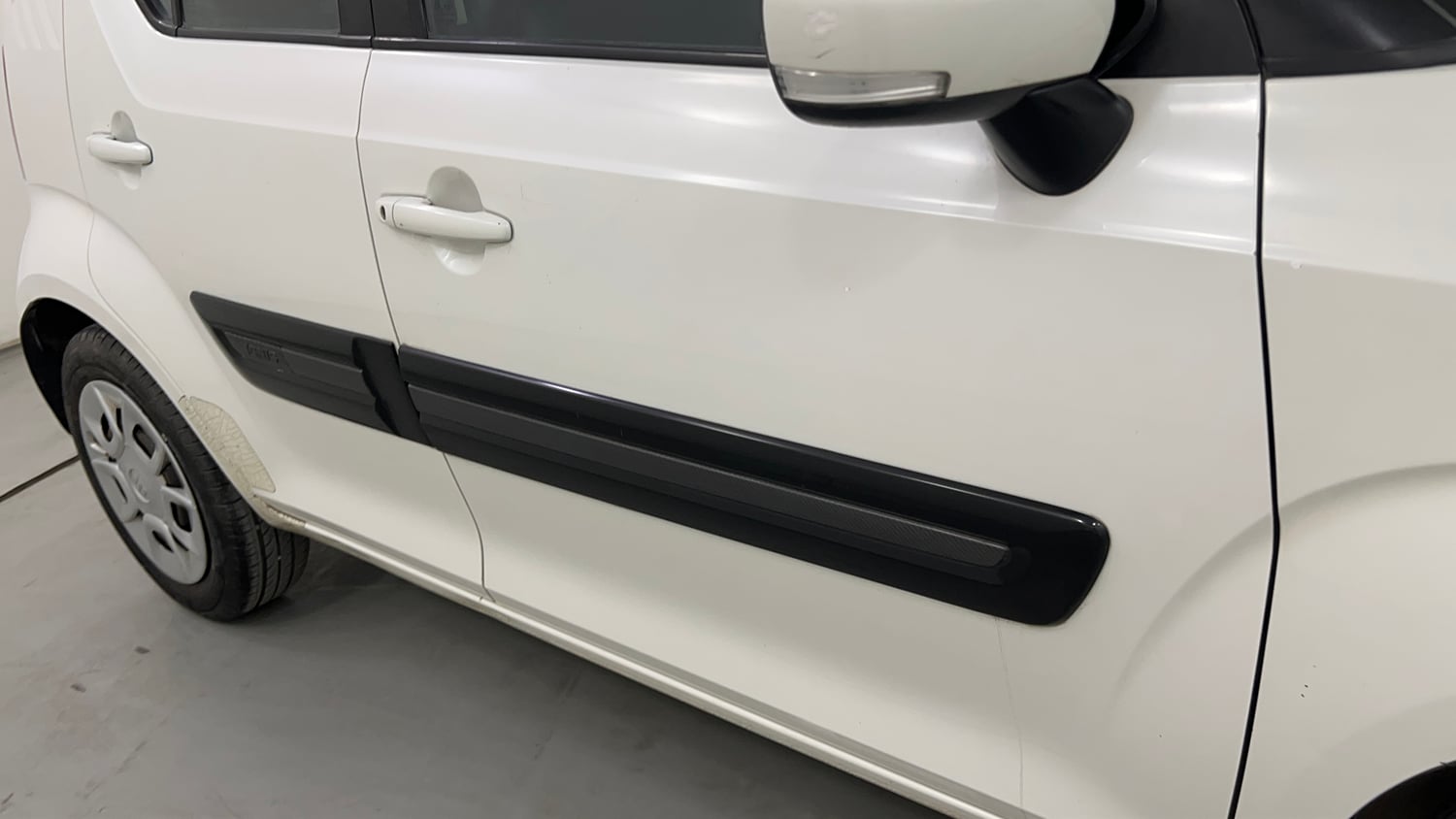 Used 2017 Maruti Suzuki Ignis Delta 1.2 MT Petrol Manual dents MINOR SCRATCH