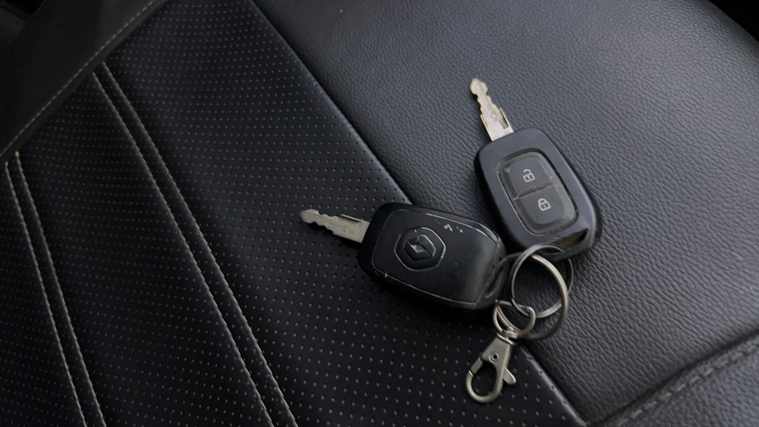Used 2016 Renault Kwid RXT Petrol Manual extra CAR KEY VIEW
