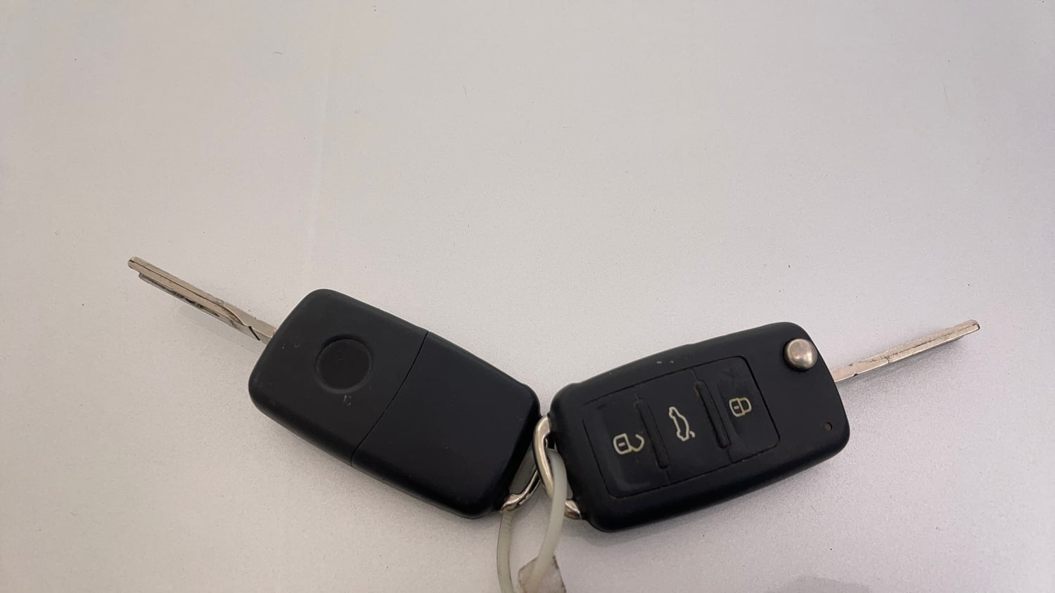 Used 2015 Volkswagen Vento Highline Petrol Petrol Manual extra CAR KEY VIEW