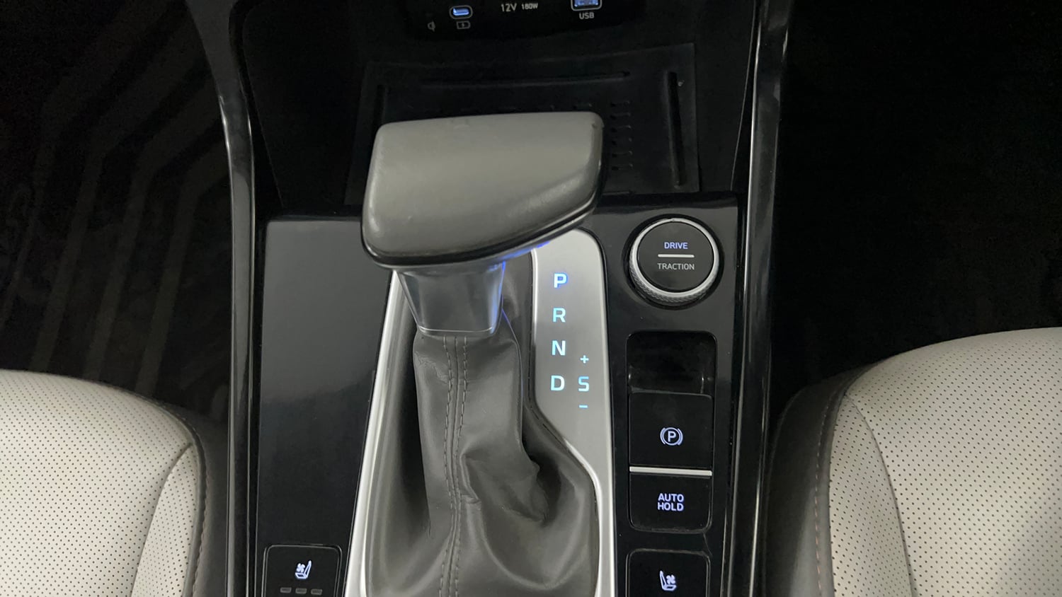 Used 2024 Hyundai Creta 1.5 MPi Petrol IVT SX(O) Petrol Automatic interior GEAR  KNOB VIEW
