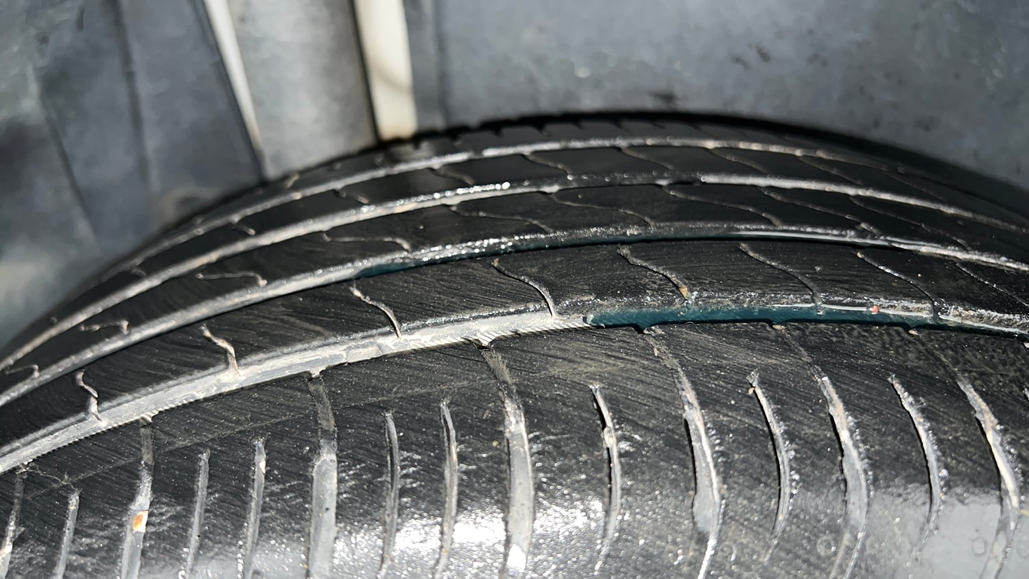 Used 2023 Maruti Suzuki Brezza ZXi Petrol Manual tyres RIGHT REAR TYRE TREAD VIEW