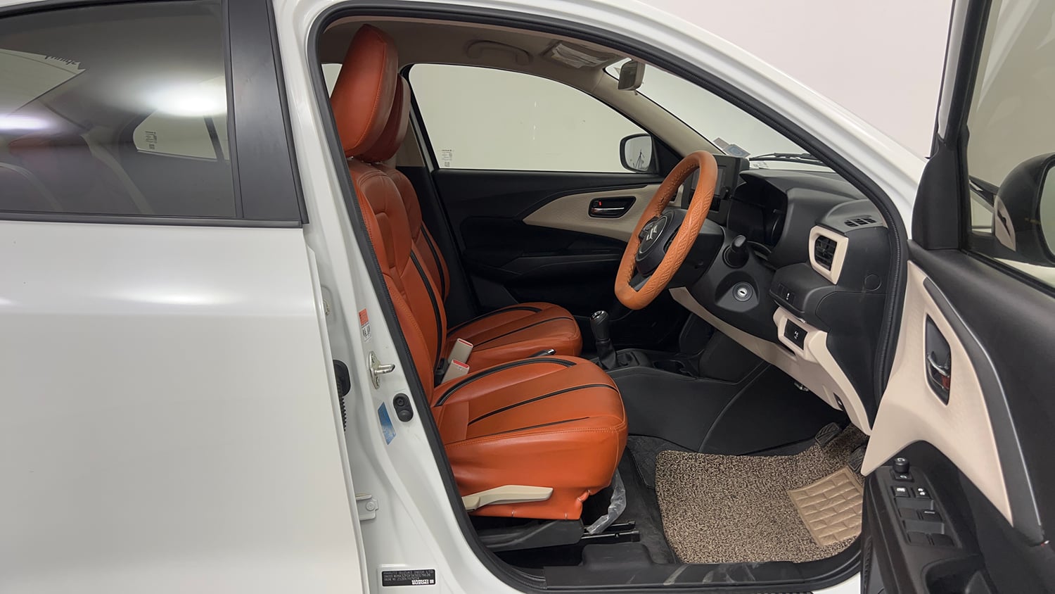 Used 2025 Maruti Suzuki Dzire VXi CNG Cng Manual interior RIGHT SIDE FRONT DOOR CABIN VIEW