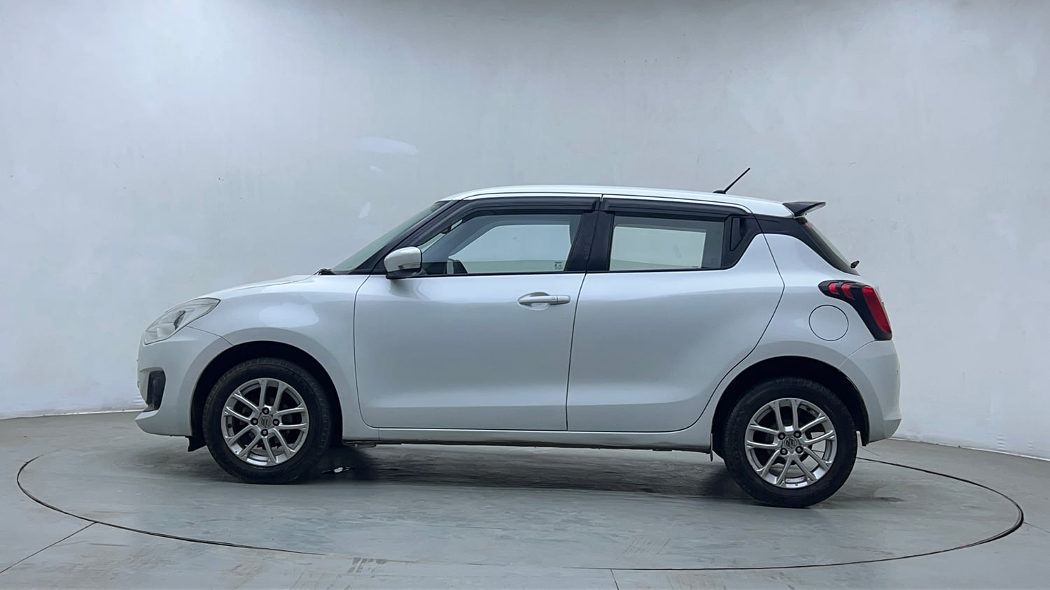 Used 2018 Maruti Suzuki Swift ZXi AMT Petrol Automatic exterior LEFT SIDE VIEW