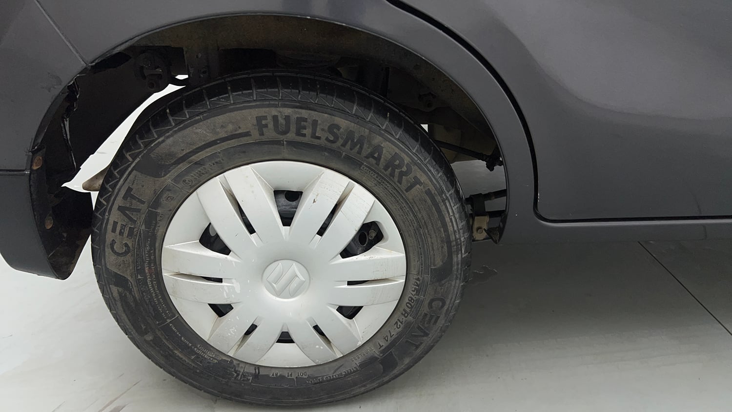 Used 2021 Maruti Suzuki Alto 800 VXi Petrol Manual tyres RIGHT REAR TYRE RIM VIEW