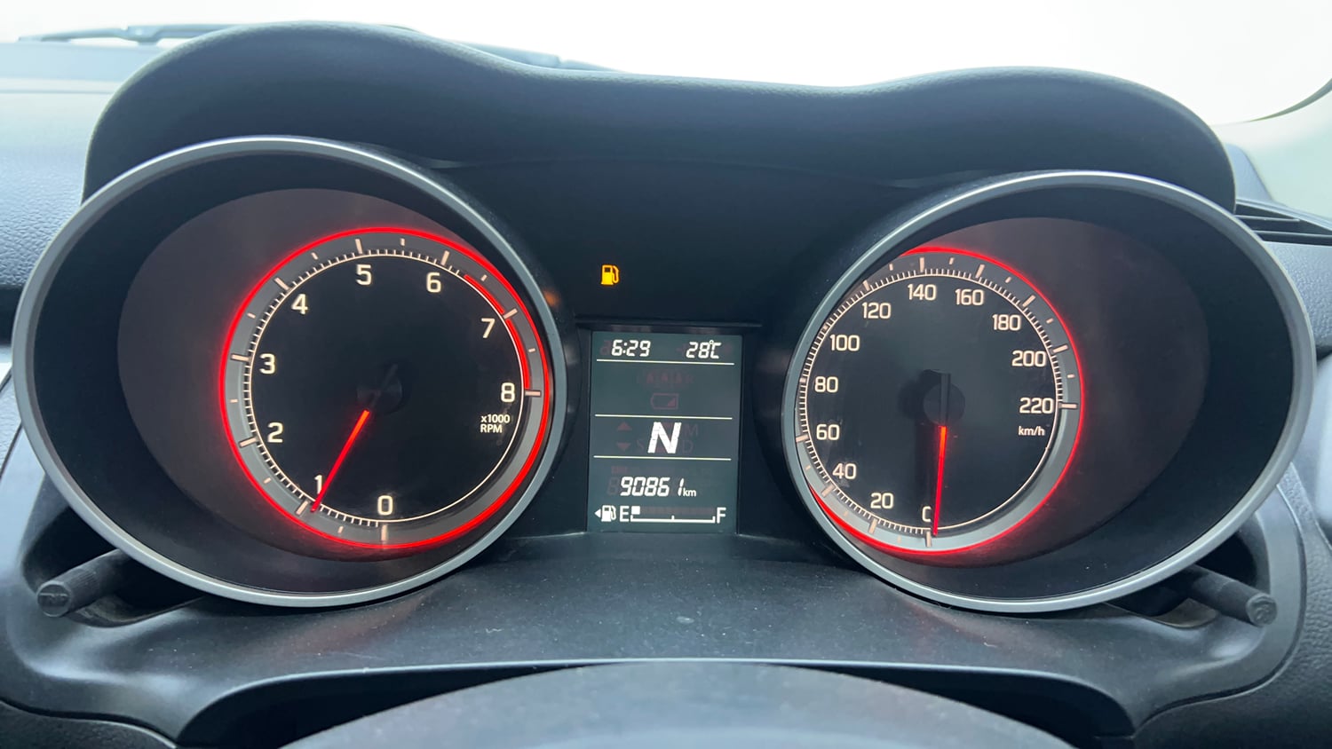 Used 2018 Maruti Suzuki Swift ZXi AMT Petrol Automatic interior CLUSTERMETER VIEW