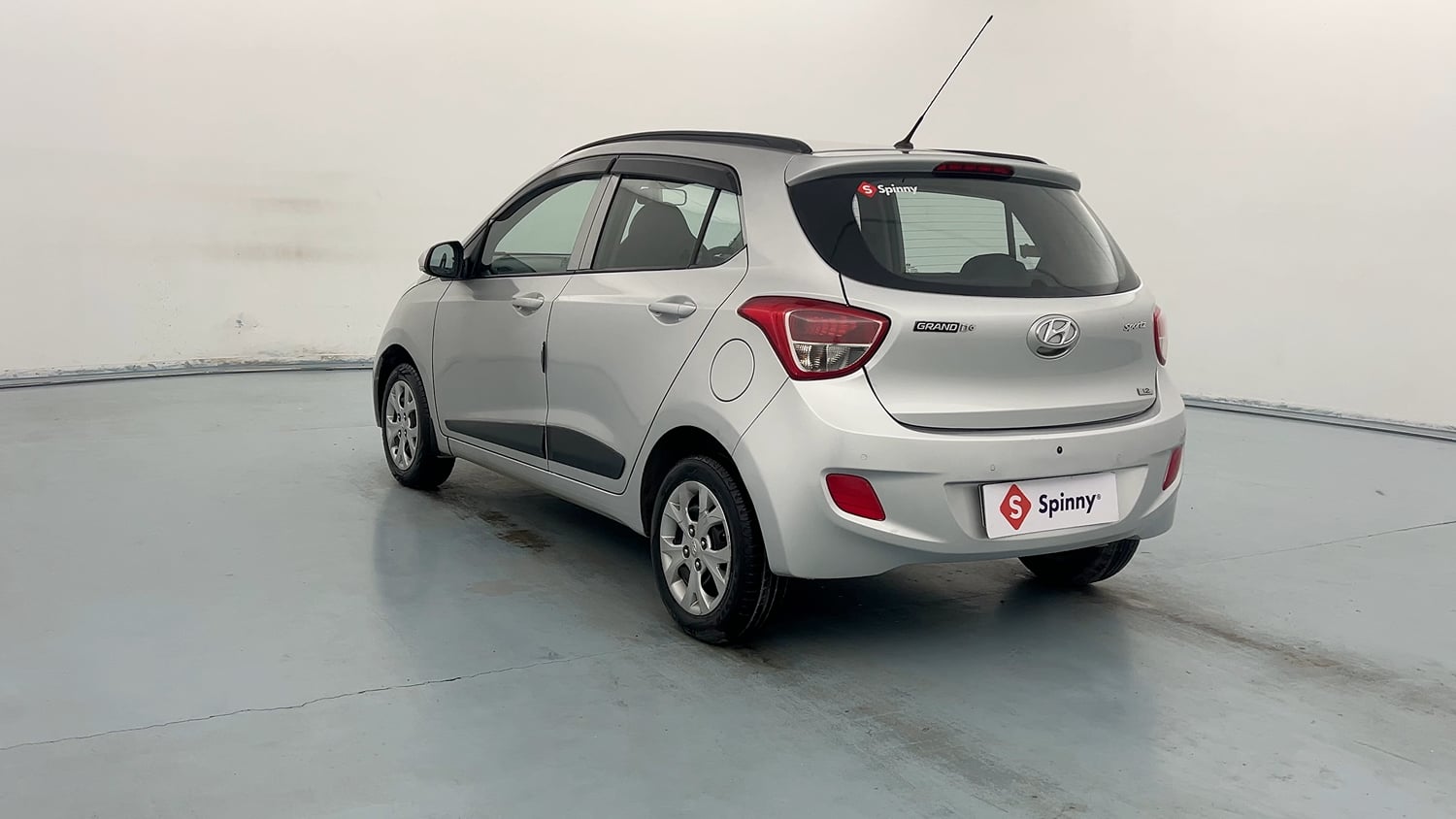 Used 2016 Hyundai Grand i10 Sportz 1.2 Kappa VTVT Petrol Manual exterior LEFT REAR CORNER VIEW