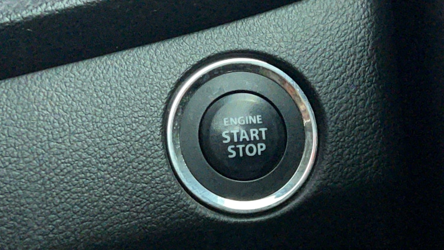 Used 2018 Maruti Suzuki Baleno Zeta 1.2 Petrol Manual top_features Keyless start