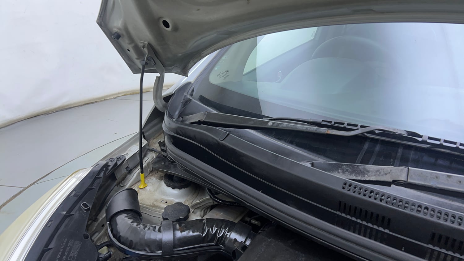 Used 2017 Hyundai Grand i10 Sportz 1.2 Kappa VTVT Petrol Manual engine ENGINE RIGHT SIDE HINGE & APRON VIEW