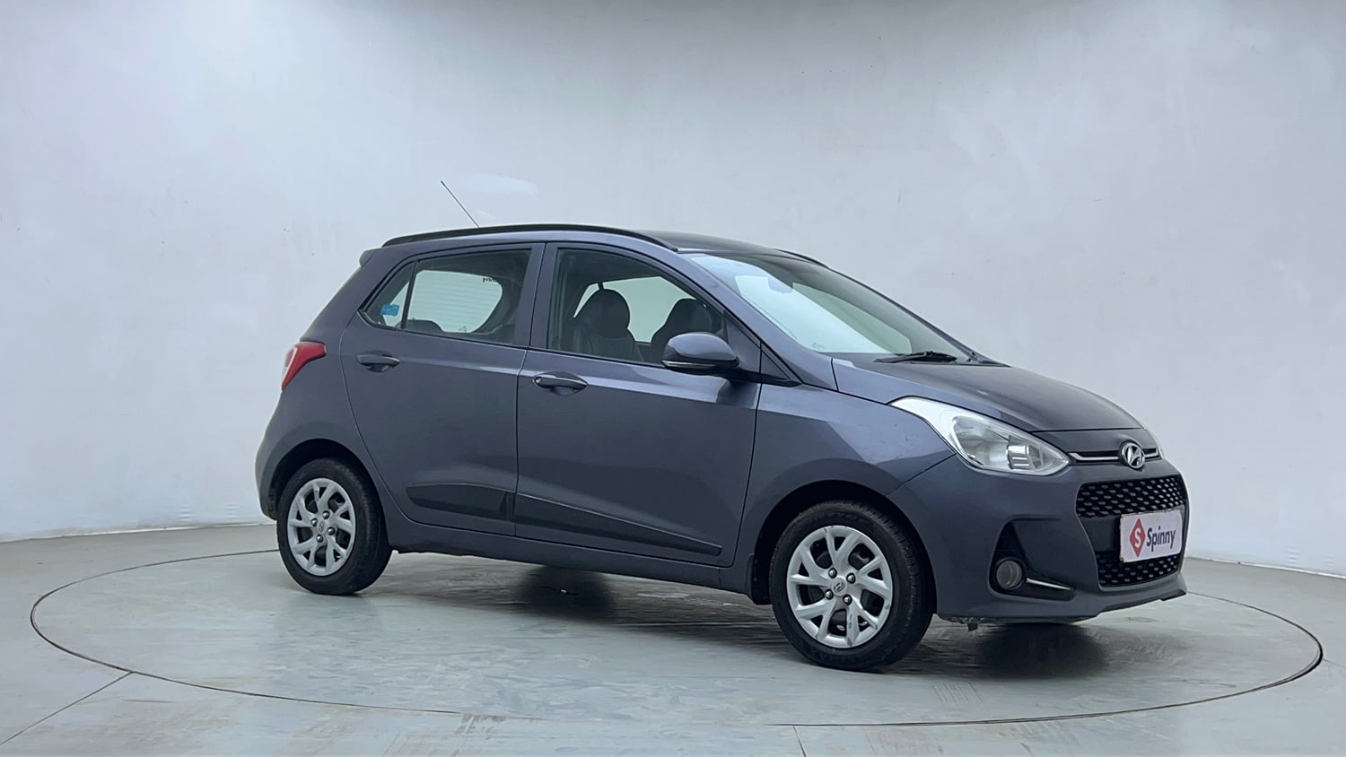 Used 2018 Hyundai Grand i10 Sportz 1.2 Kappa VTVT Petrol Manual exterior RIGHT FRONT CORNER VIEW