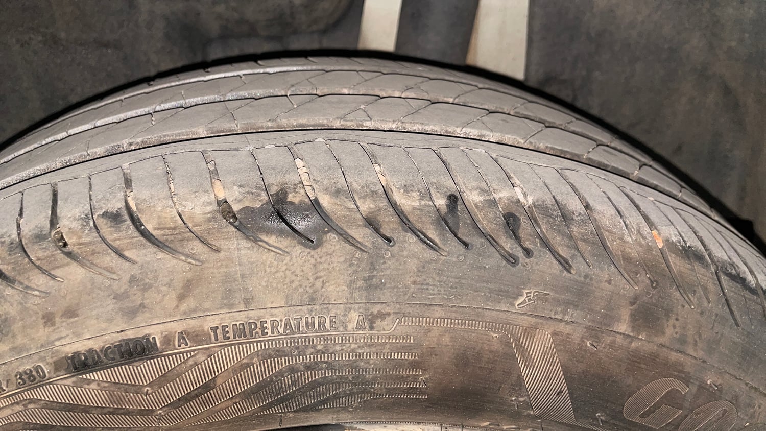 Used 2020 Maruti Suzuki Swift ZXi Plus AMT Petrol Automatic tyres LEFT REAR TYRE TREAD VIEW