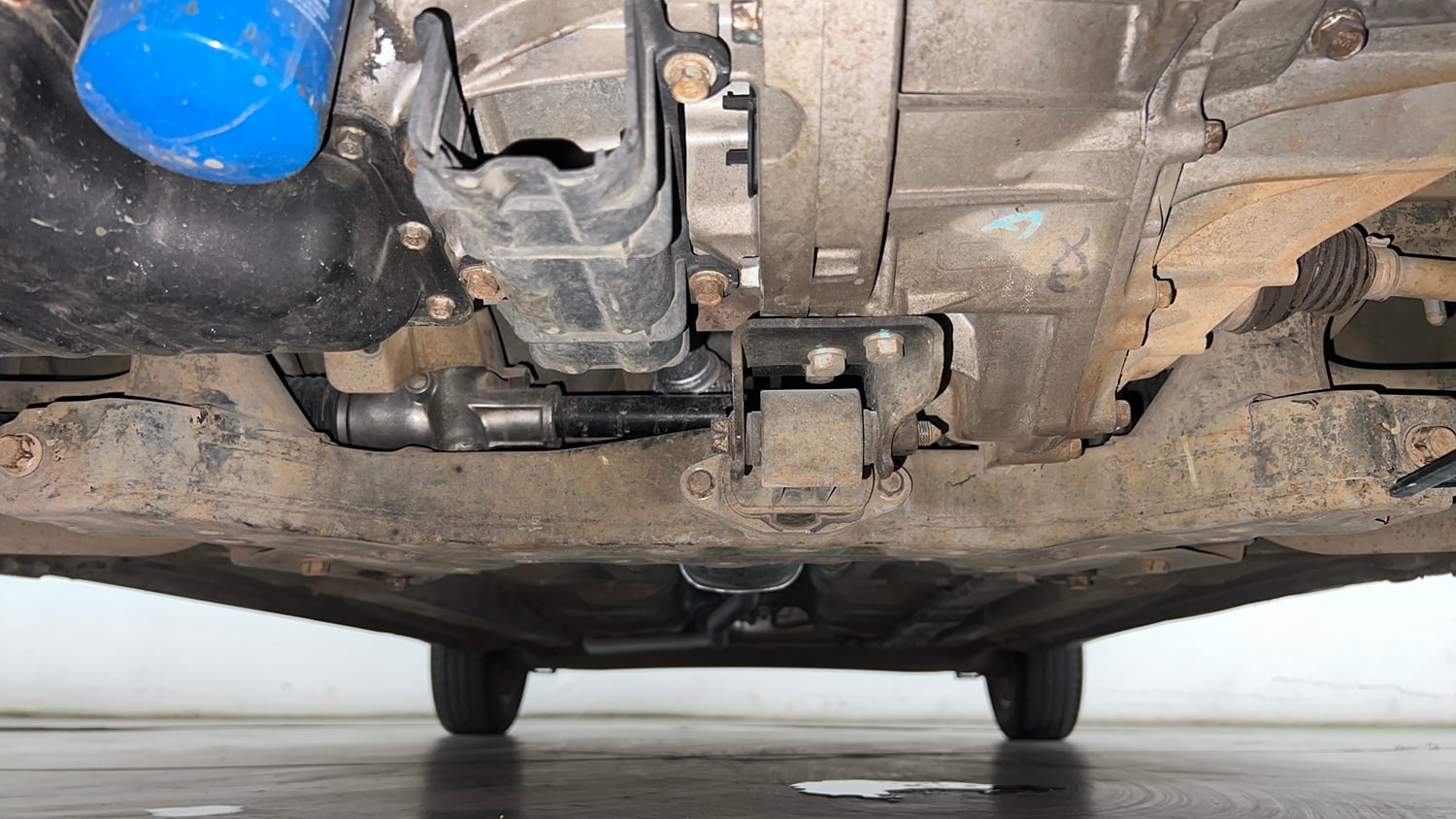 Used 2013 Hyundai Grand i10 Asta 1.2 Kappa VTVT Petrol Manual extra FRONT LEFT UNDERBODY VIEW