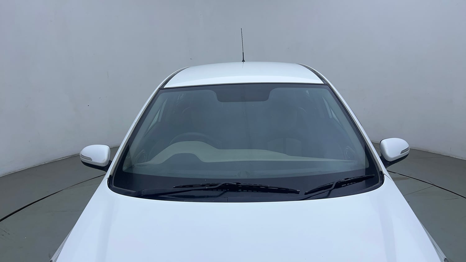 Used 2015 Hyundai Elite i20 Sportz 1.2 Petrol Manual exterior FRONT WINDSHIELD VIEW