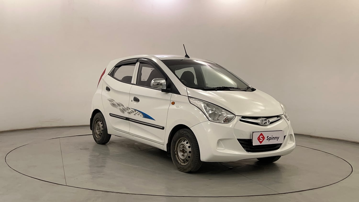 Used 2016 Hyundai Eon D-Lite + Petrol Manual exterior RIGHT FRONT CORNER VIEW