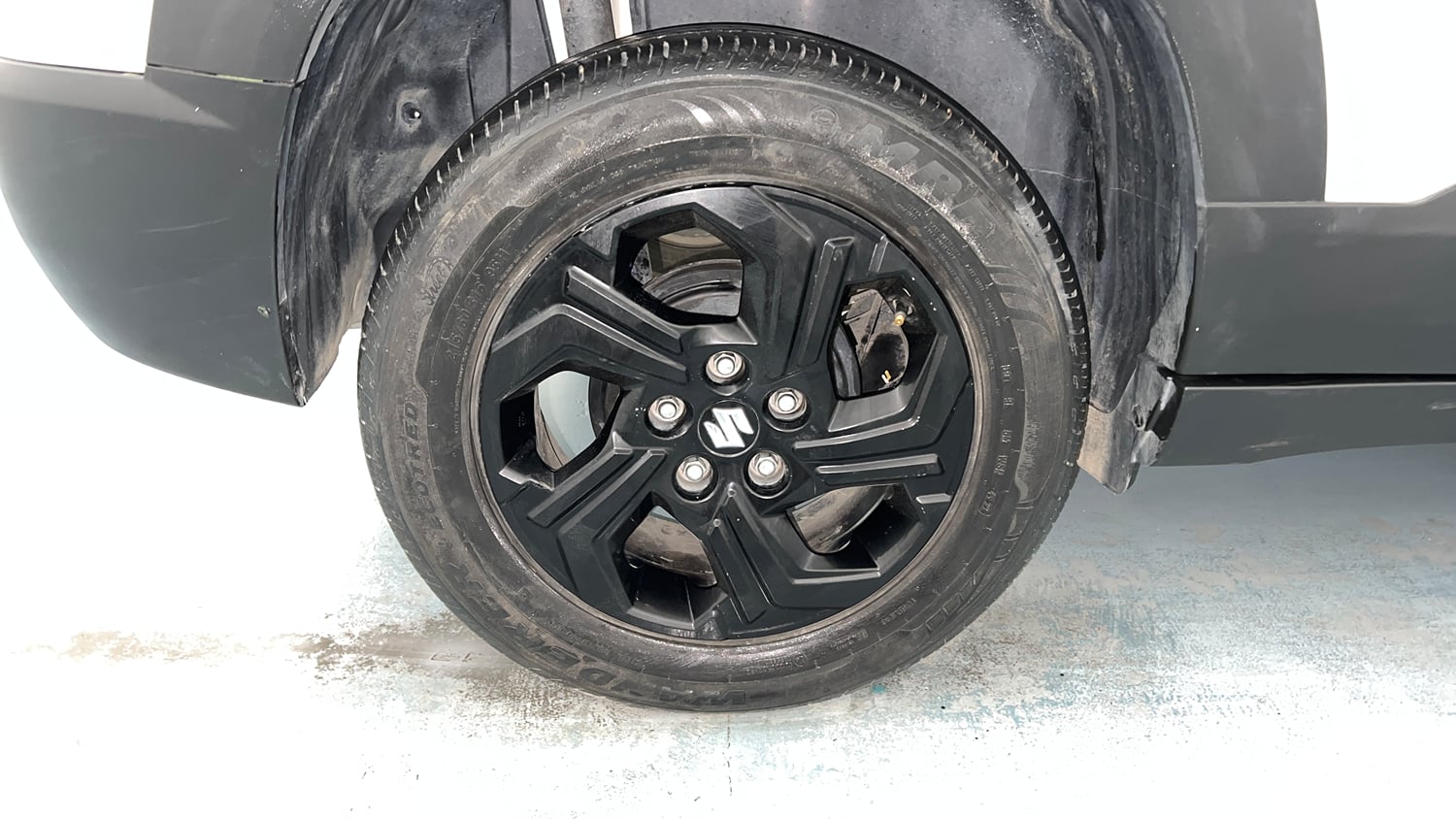 Used 2023 Maruti Suzuki Brezza ZXi Petrol Manual tyres RIGHT REAR TYRE RIM VIEW