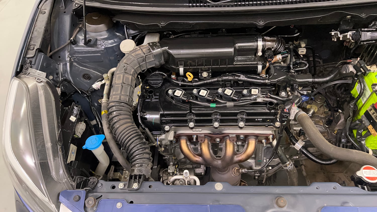 Used 2021 Maruti Suzuki Baleno Zeta Petrol Manual engine ENGINE RIGHT SIDE VIEW