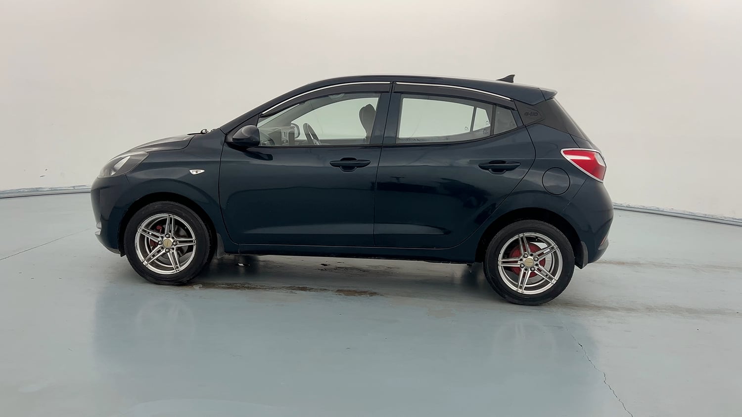 Used 2020 Hyundai Grand i10 Nios Magna 1.2 Kappa VTVT Petrol Manual exterior LEFT SIDE VIEW