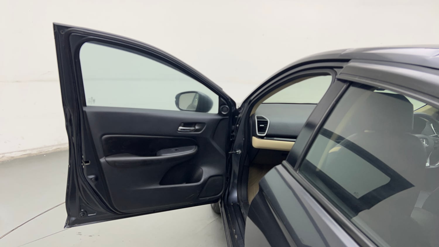 Used 2022 Honda City VX CVT Petrol Petrol Automatic interior LEFT FRONT DOOR OPEN VIEW