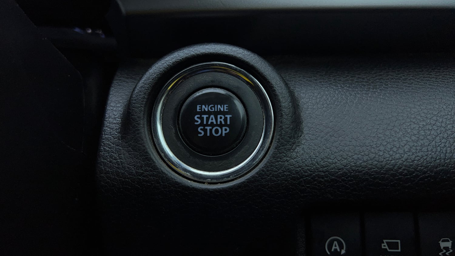Used 2023 Maruti Suzuki XL6 Alpha Plus MT Petrol Petrol Manual top_features Keyless start