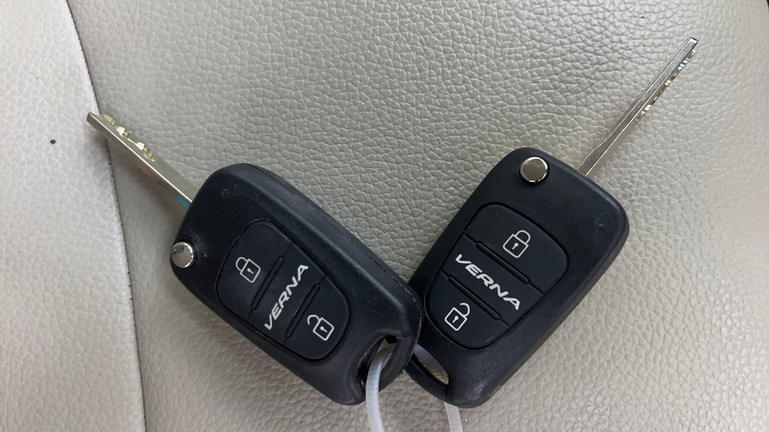 Used 2012 Hyundai Verna Fluidic 1.6 VTVT SX Petrol Manual extra CAR KEY VIEW