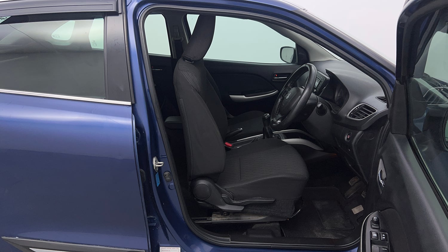 Used 2018 Maruti Suzuki Baleno Zeta 1.2 Petrol Manual interior RIGHT SIDE FRONT DOOR CABIN VIEW