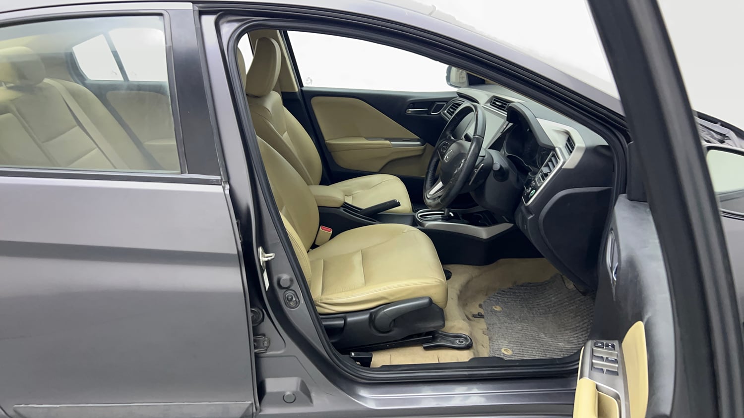 Used 2017 Honda City ZX CVT Petrol Petrol Automatic interior RIGHT SIDE FRONT DOOR CABIN VIEW