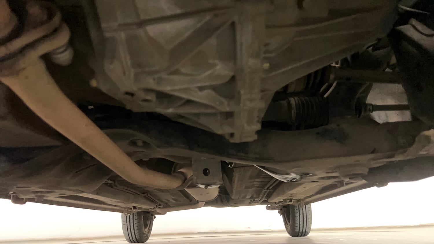 Used 2016 Maruti Suzuki Celerio VXi AMT Petrol Automatic extra FRONT LEFT UNDERBODY VIEW