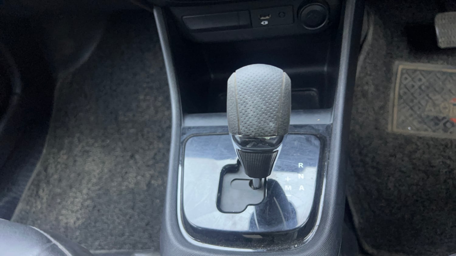 Used 2023 Tata Punch Creative AMT Petrol Automatic interior GEAR  KNOB VIEW