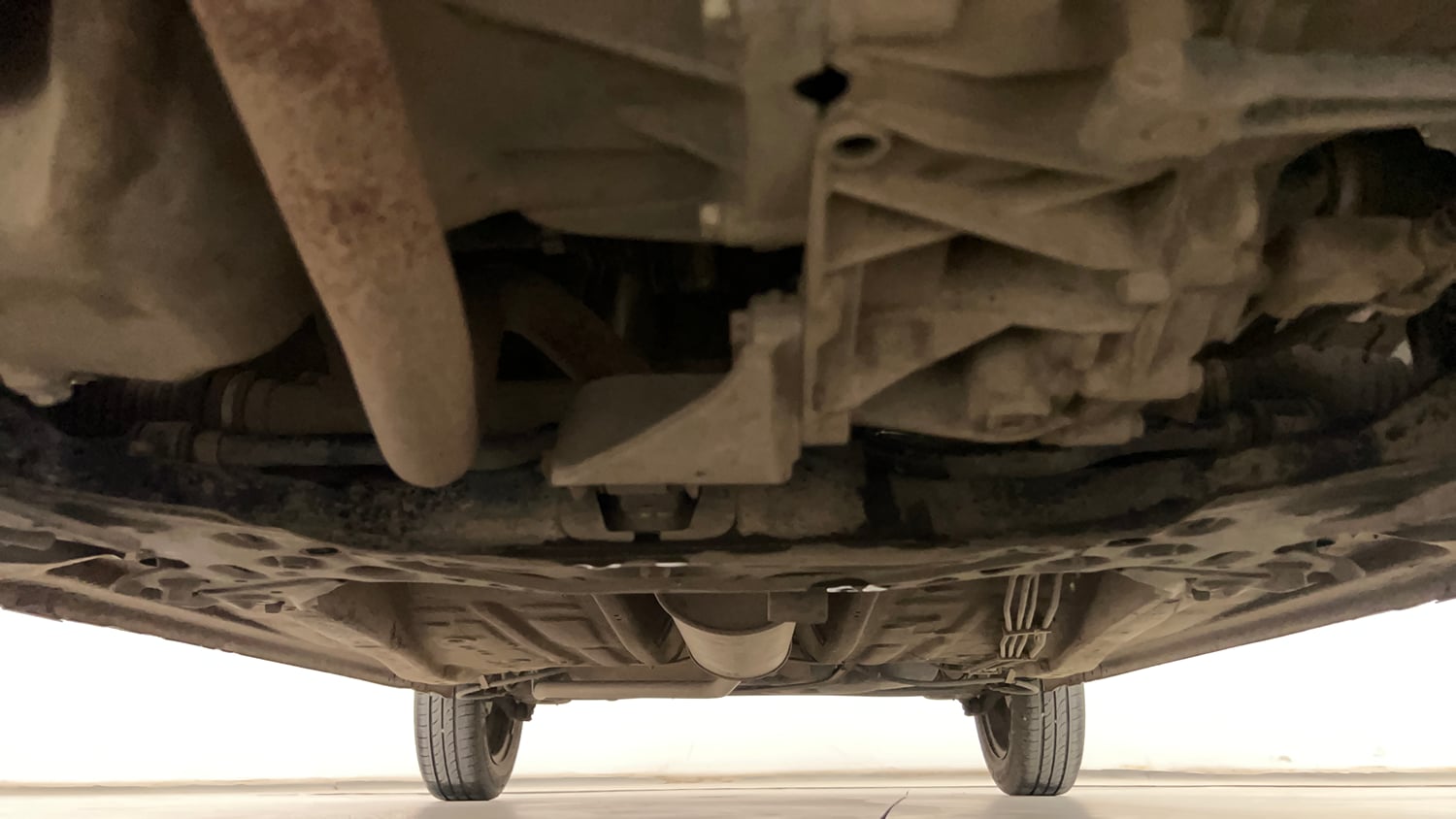 Used 2017 Maruti Suzuki Ignis Delta 1.2 MT Petrol Manual extra FRONT LEFT UNDERBODY VIEW