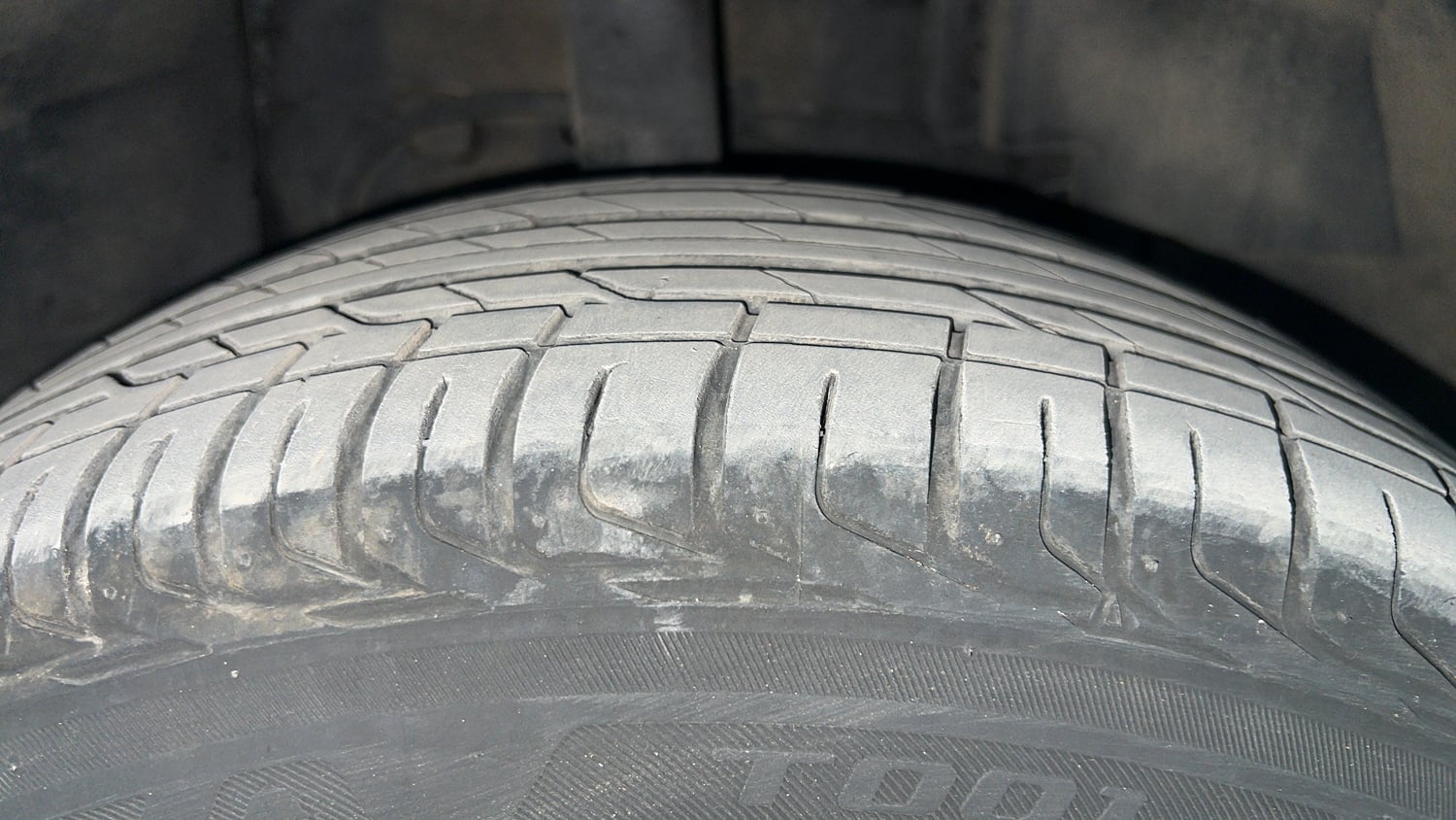 Used 2024 Tata Nexon Creative Plus 1.2 Revotron Petrol 7DCA Petrol Automatic tyres RIGHT FRONT TYRE TREAD VIEW
