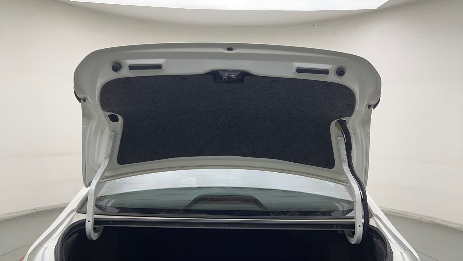 Used 2022 Honda City V Petrol Petrol Manual interior DICKY DOOR OPEN VIEW