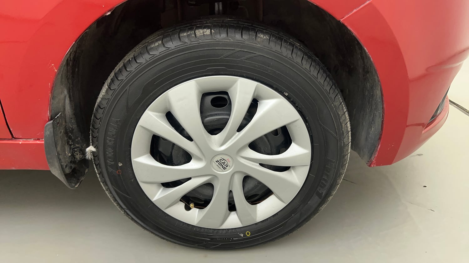 Used 2017 Tata Tiago Revotron XTA Petrol Automatic tyres RIGHT FRONT TYRE RIM VIEW