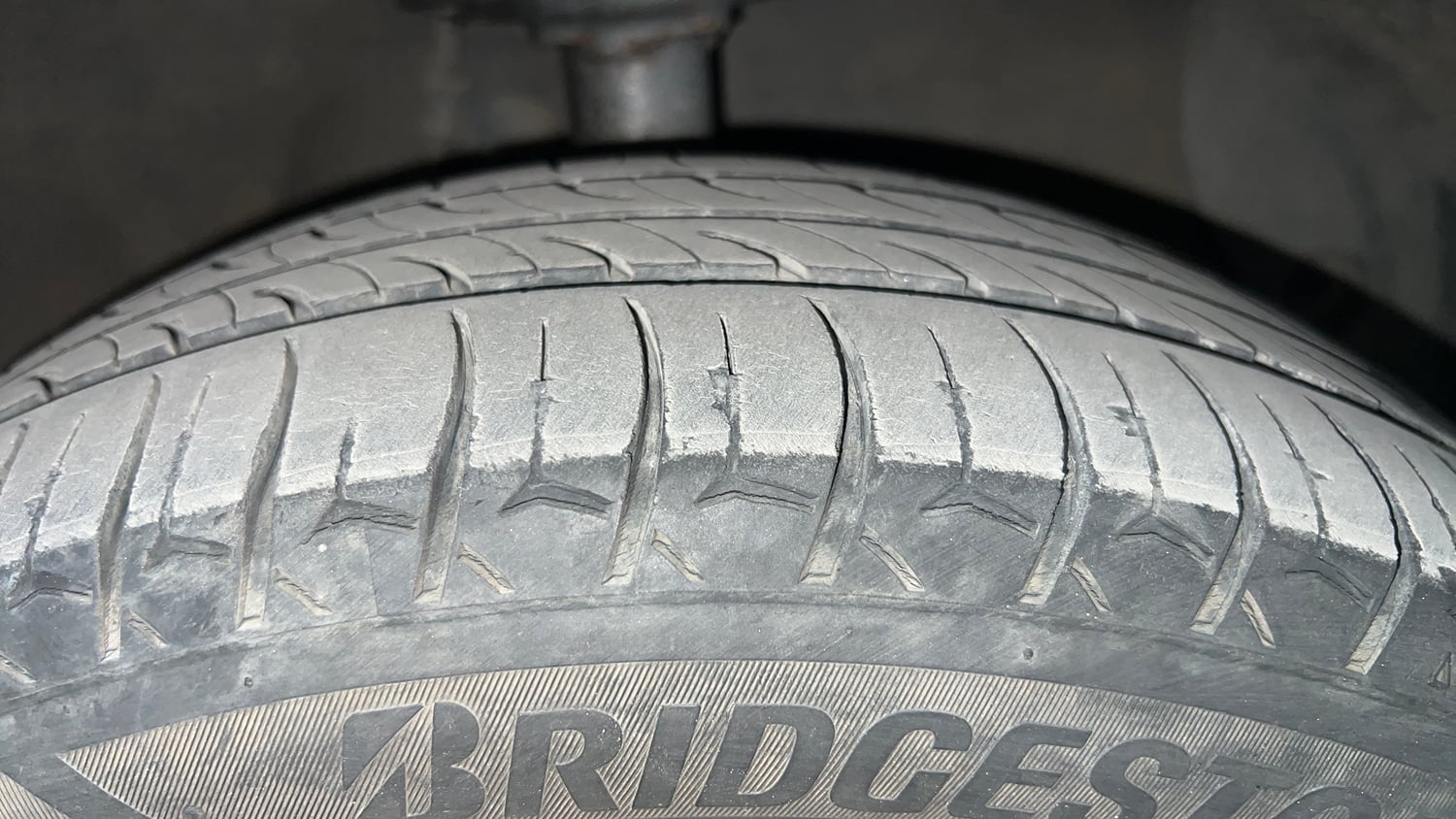 Used 2013 Hyundai Grand i10 Asta 1.2 Kappa VTVT Petrol Manual tyres RIGHT FRONT TYRE TREAD VIEW
