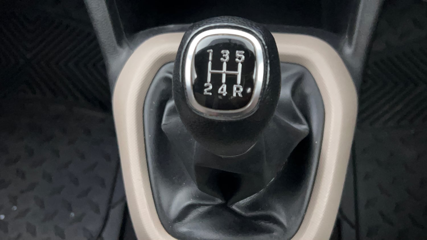 Used 2018 Hyundai Grand i10 Sportz 1.2 Kappa VTVT Petrol Manual interior GEAR  KNOB VIEW