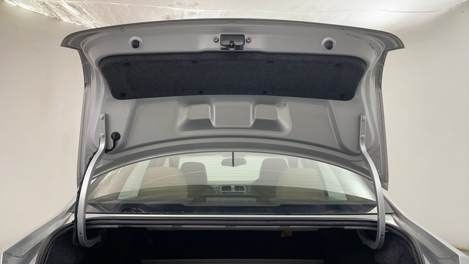 Used 2015 Volkswagen Vento Highline Petrol Petrol Manual interior DICKY DOOR OPEN VIEW