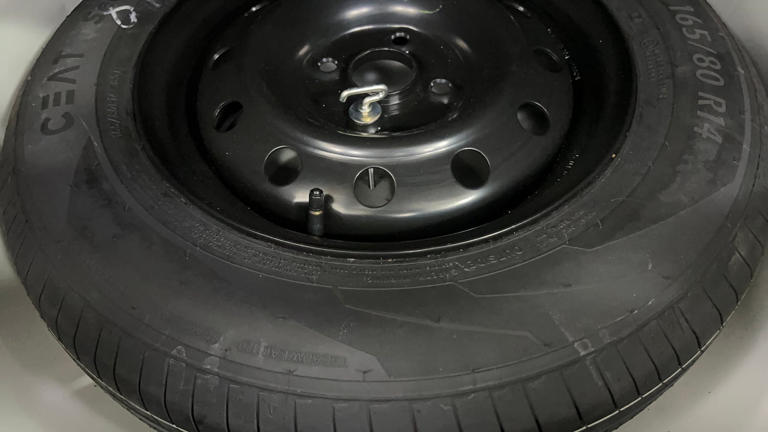 Used 2025 Maruti Suzuki Dzire VXi CNG Cng Manual tyres SPARE TYRE VIEW