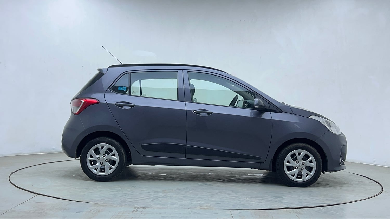 Used 2018 Hyundai Grand i10 Sportz 1.2 Kappa VTVT Petrol Manual exterior RIGHT SIDE VIEW