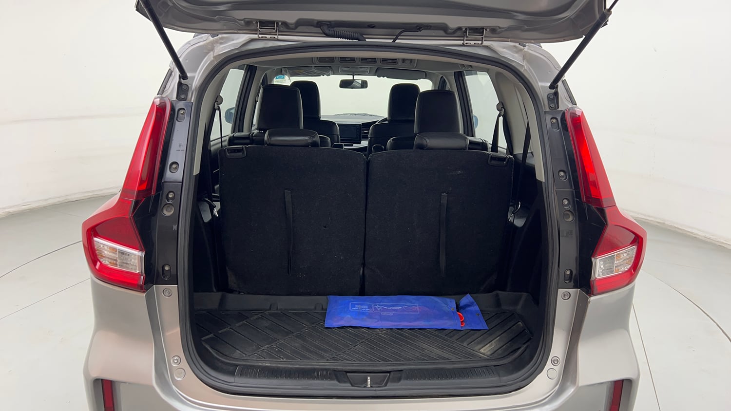 Used 2019 Maruti Suzuki XL6 Alpha AT Petrol Petrol Automatic interior DICKY INSIDE VIEW