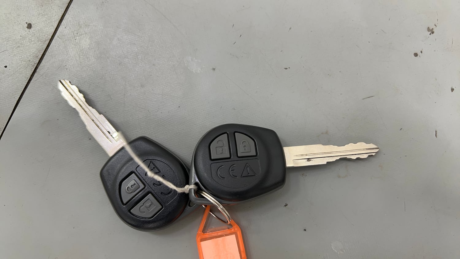 Used 2025 Maruti Suzuki Dzire VXi CNG Cng Manual extra CAR KEY VIEW