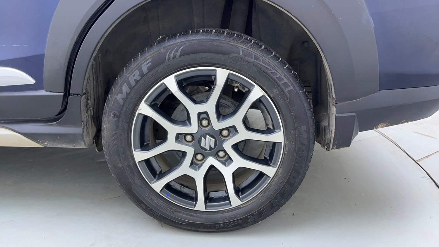 Used 2023 Maruti Suzuki XL6 Alpha Plus MT Petrol Petrol Manual tyres LEFT REAR TYRE RIM VIEW