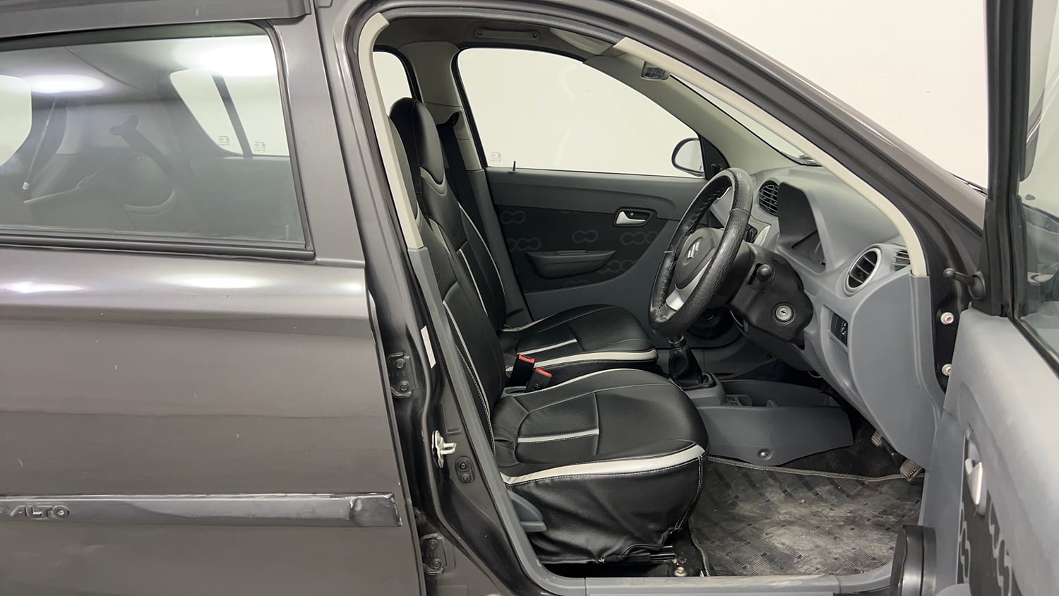 Used 2014 Maruti Suzuki Alto 800 Lxi Petrol Manual interior RIGHT SIDE FRONT DOOR CABIN VIEW