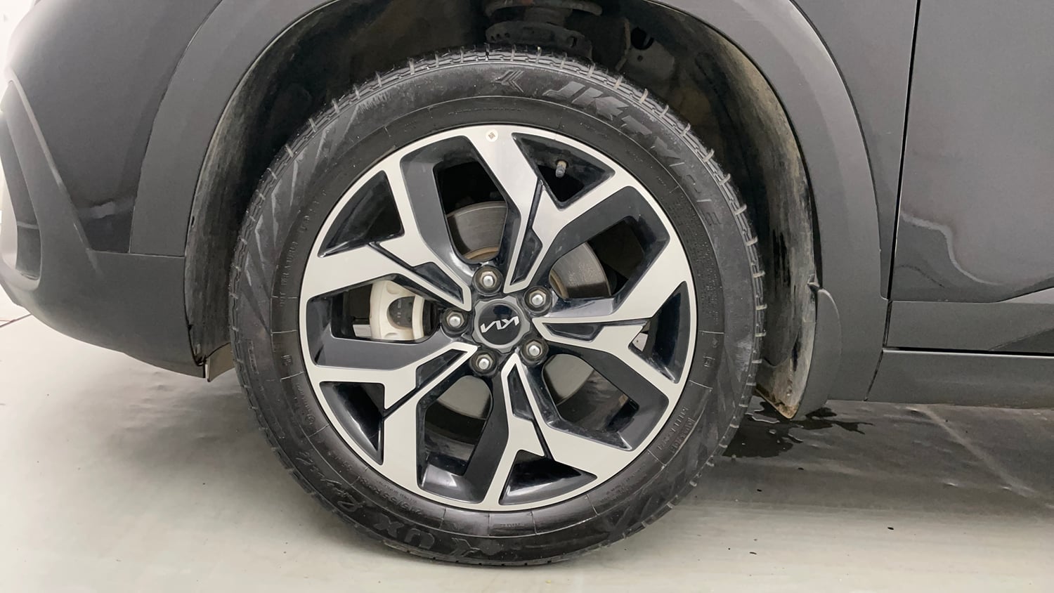 Used 2025 Kia Seltos GTX Plus 1.5 Diesel AT Diesel Automatic tyres LEFT FRONT TYRE RIM VIEW