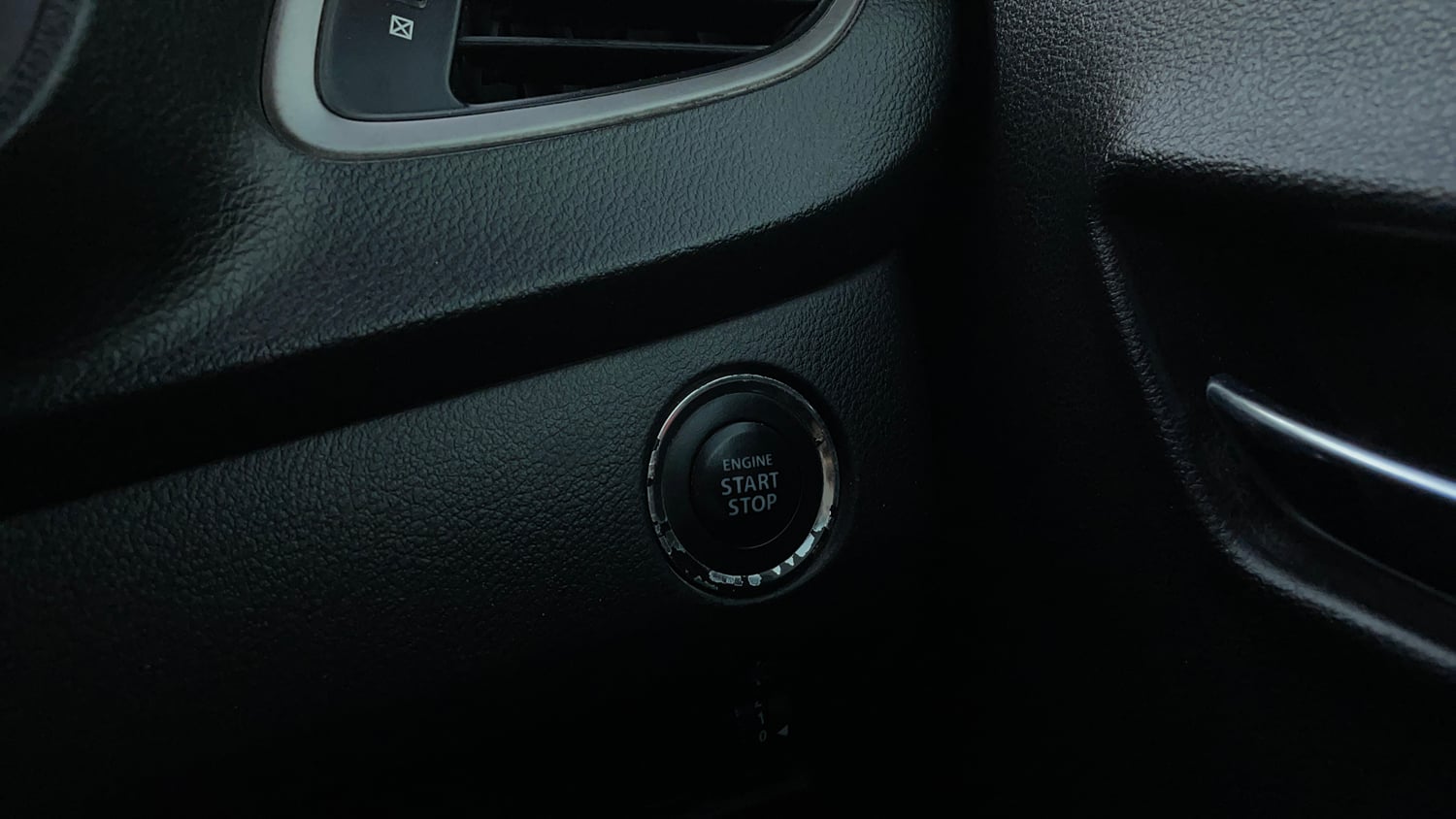 Used 2019 Maruti Suzuki Baleno Alpha Automatic Petrol Automatic top_features Keyless start