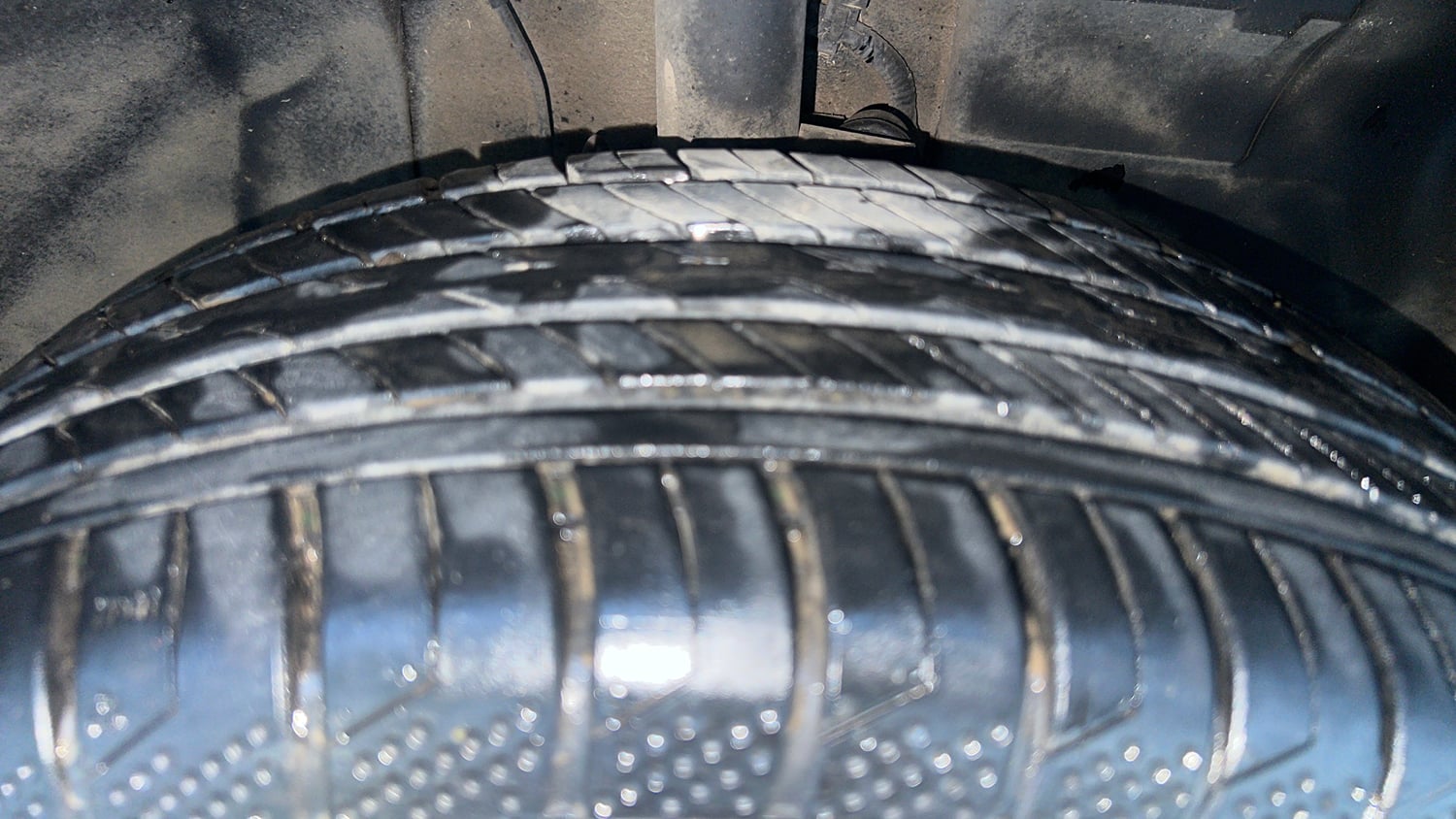 Used 2023 Tata Punch Creative AMT Petrol Automatic tyres RIGHT FRONT TYRE TREAD VIEW