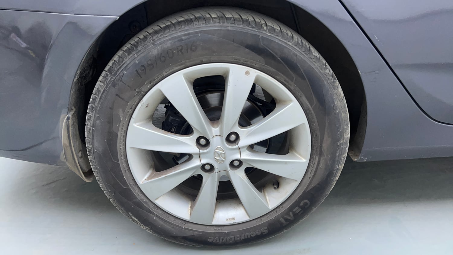 Used 2012 Hyundai Verna Fluidic 1.6 VTVT SX Petrol Manual tyres RIGHT REAR TYRE RIM VIEW