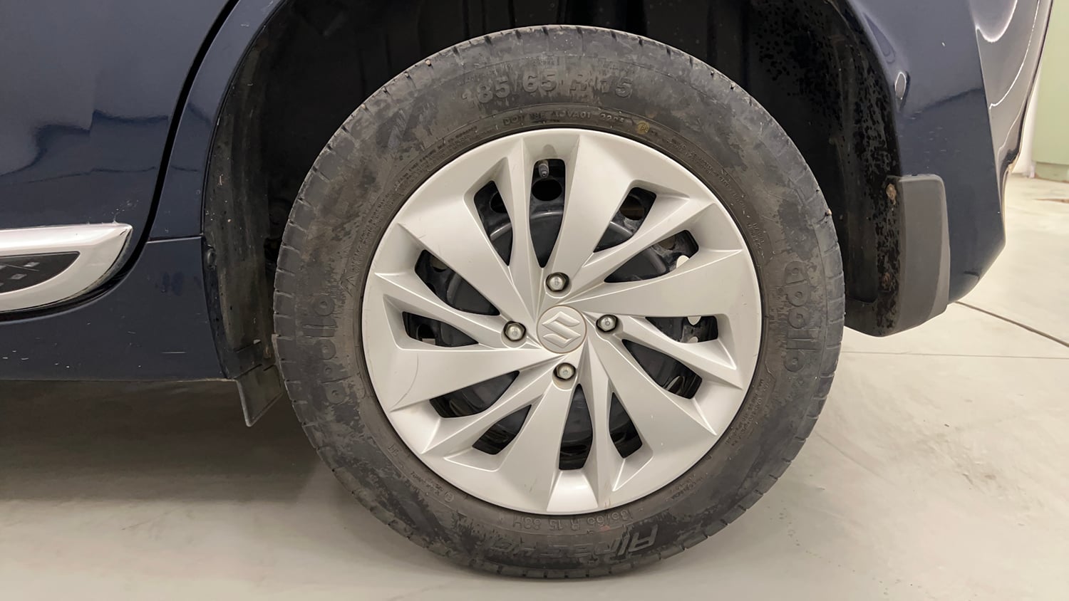 Used 2025 Maruti Suzuki Baleno Delta AGS Petrol Automatic tyres LEFT REAR TYRE RIM VIEW