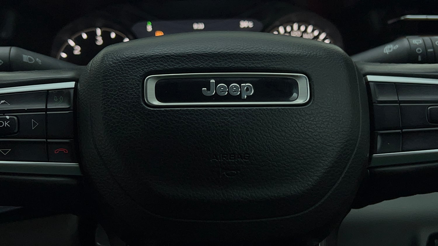 Used 2022 Jeep Compass Limited (O) 2.0 Diesel Diesel Manual top_features Airbags