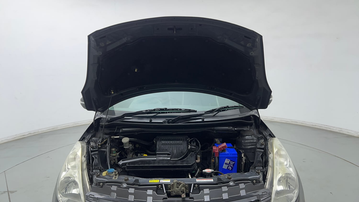 Used 2015 Maruti Suzuki Swift VXi Petrol Manual engine ENGINE & BONNET OPEN FRONT VIEW