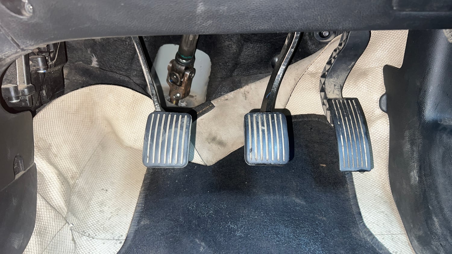 Used 2018 Hyundai Grand i10 Sportz 1.2 Kappa VTVT Petrol Manual interior PEDALS VIEW