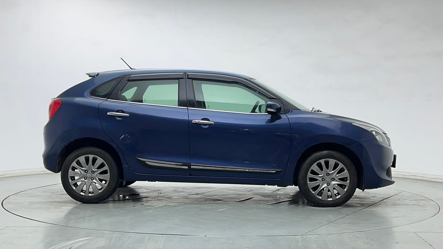 Used 2017 Maruti Suzuki Baleno Alpha 1.2 Petrol Manual exterior RIGHT SIDE VIEW