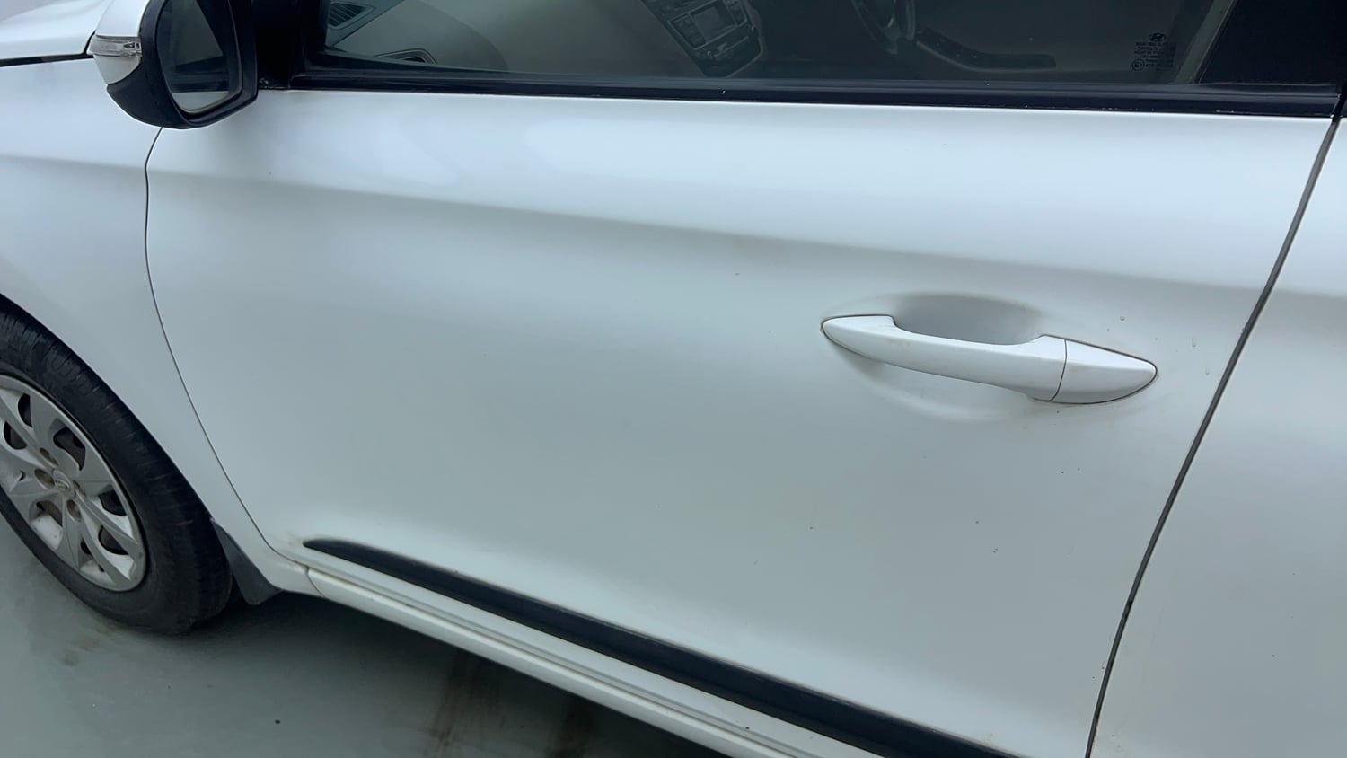 Used 2015 Hyundai Elite i20 Sportz 1.2 Petrol Manual dents MINOR DENT